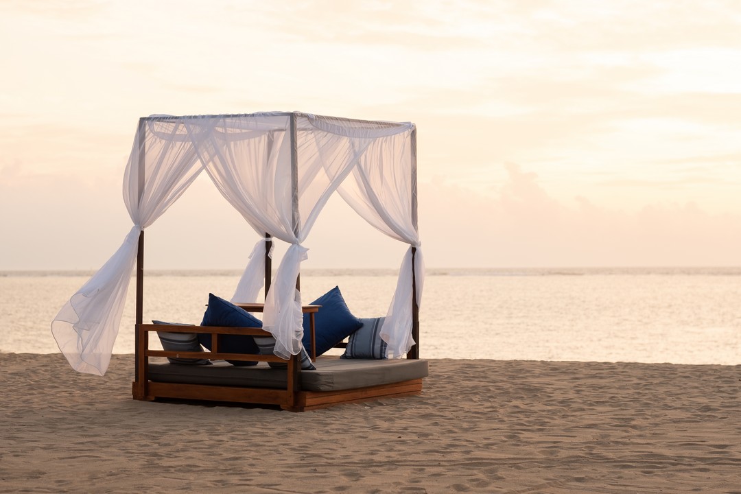 Seaside Serenity: Your Effortless Beachfront Escape